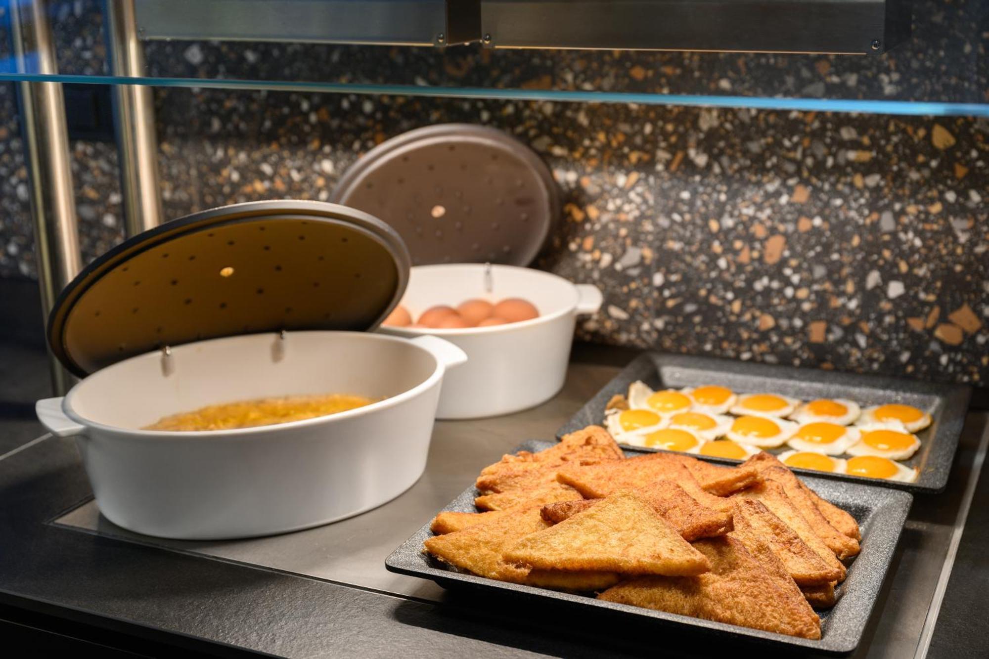 Hilton Garden Inn Debrecen City Center Екстер'єр фото